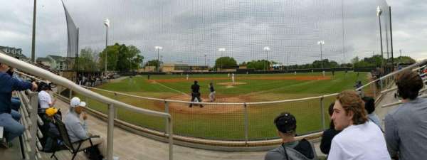 Fred Stillwell Stadium, bloc: Home Plate, rangée: 3, place: 1