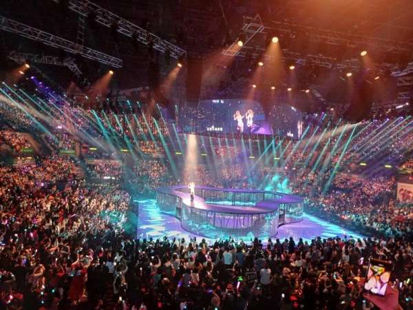 Hong Kong Coliseum, bloc: Yellow 76, rangée: 18, place: 90