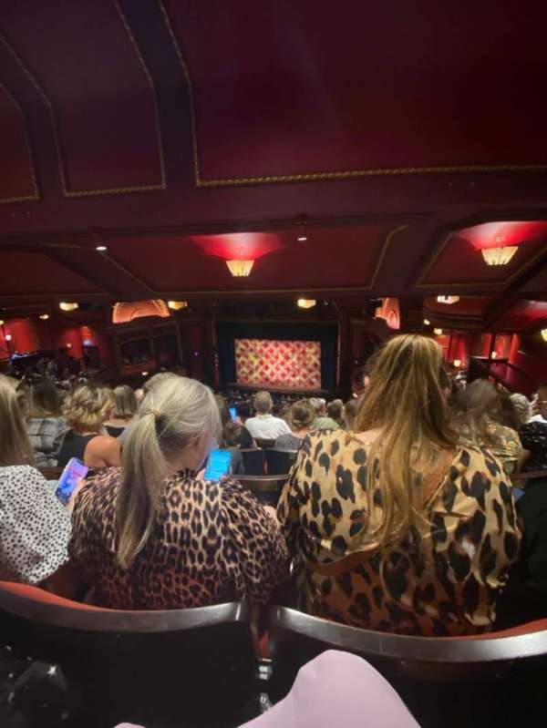 Mayflower Theatre, bloc: Rear Circle, rangée: Q, place: 6