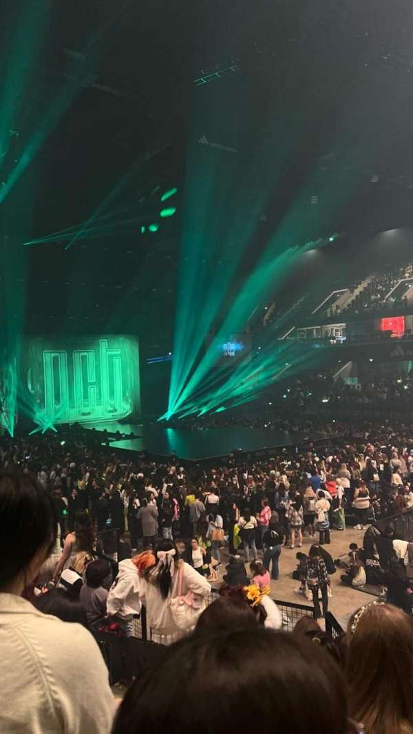 Adidas Arena, bloc: Gradin J, rangée: 03, place: 03