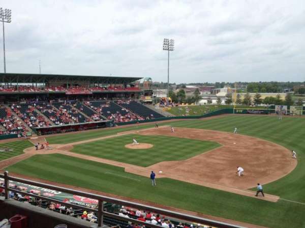 Hammons Field, bloc: Club B, rangée: 2, place: 38