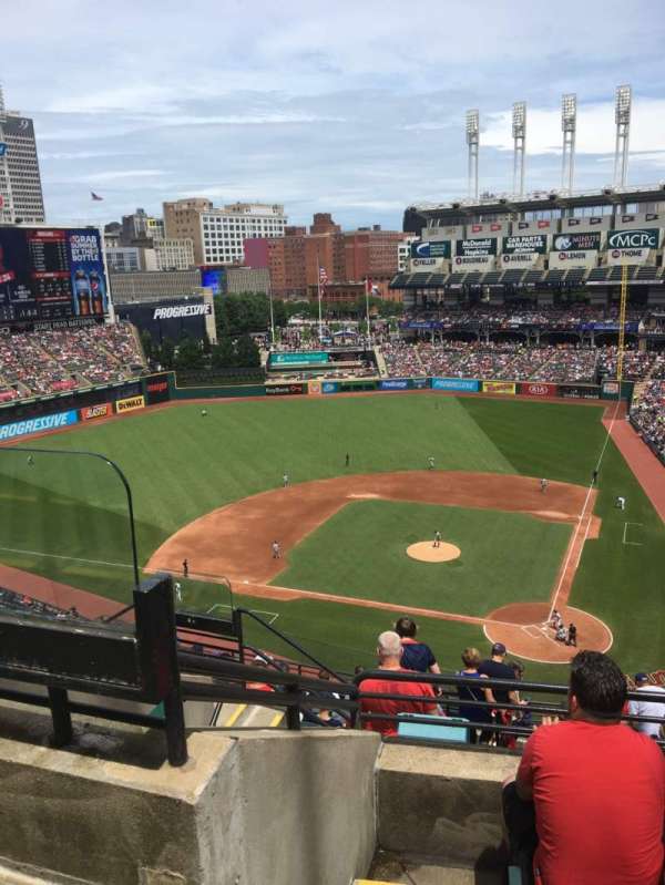 Progressive Field, bloc: 537, rangée: H, place: 18