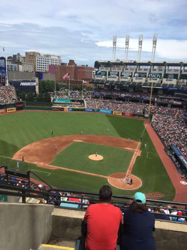 Progressive Field, bloc: 537, rangée: H, place: 17