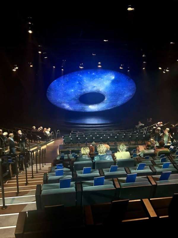 The Shed, bloc: Center, rangée: L, place: 22