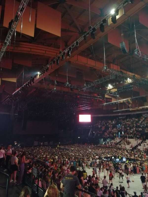 Unipol Arena, bloc: 1 anello ovest E, rangée: 4, place: 16