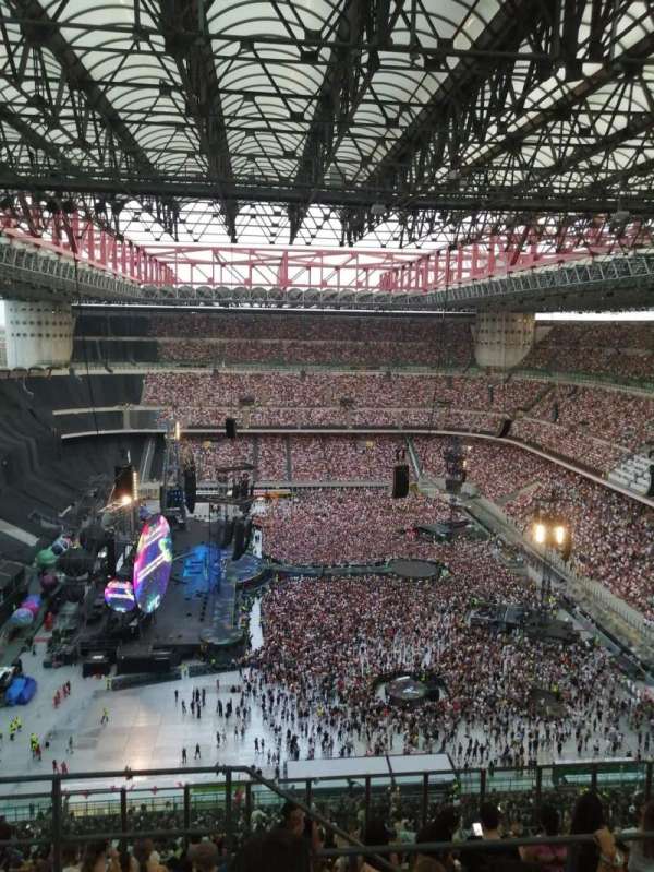 San Siro, bloc: 352, rangée: 6, place: 33