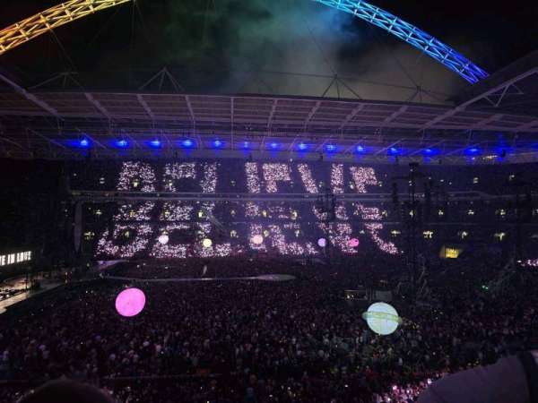 Wembley Stadium, bloc: 215, rangée: 2, place: 15