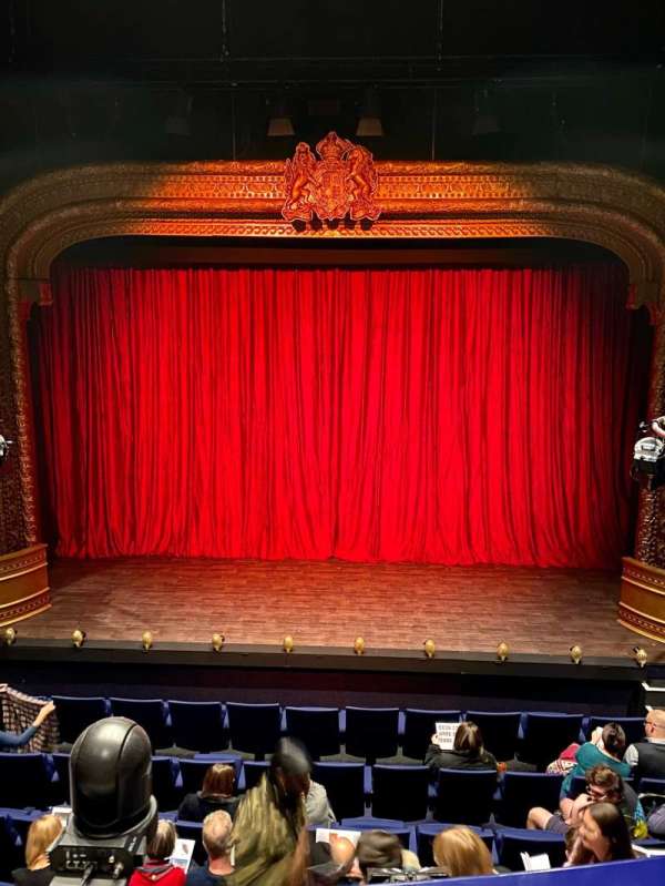 Richard Burton Theatre, bloc: Cricle, rangée: K, place: 13