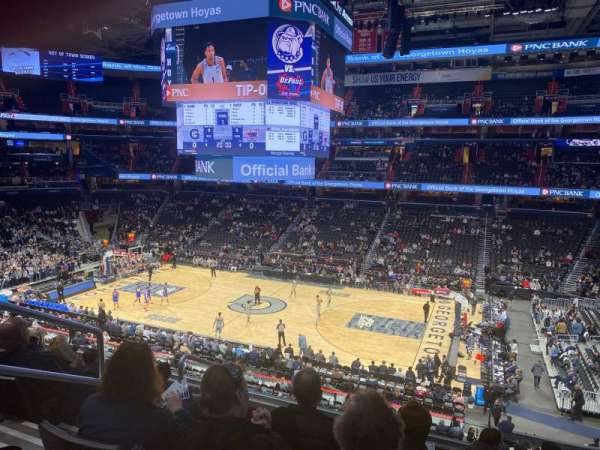 Capital One Arena, bloc: 202, rangée: F, place: 4