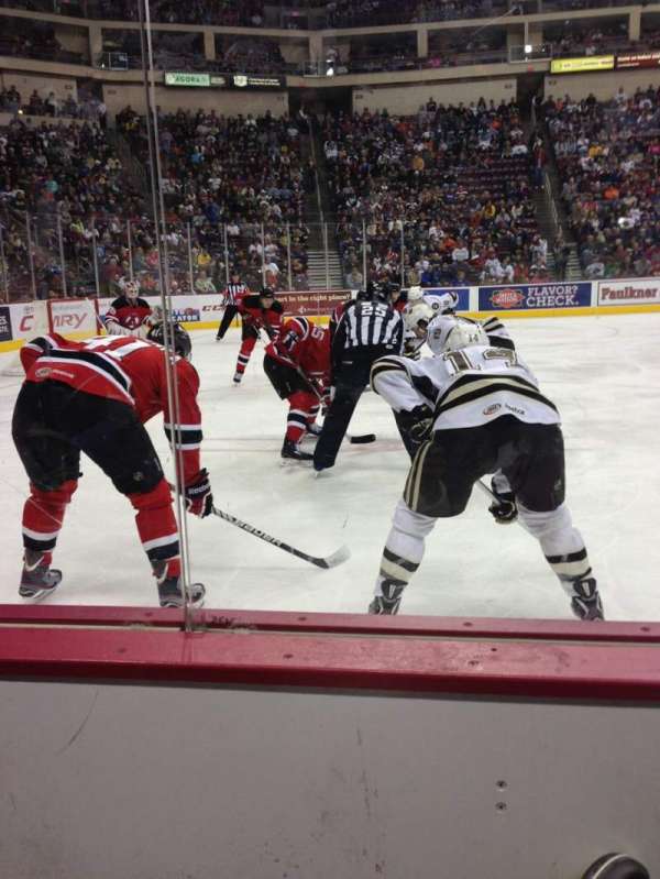 Giant Center, bloc: 105, rangée: B, place: 7