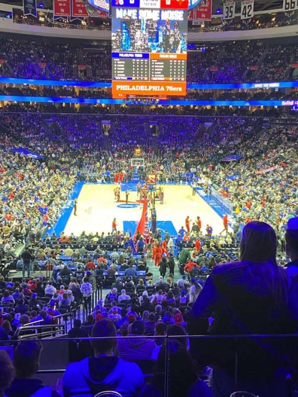 Xfinity Mobile Arena, bloc: 119A, rangée: 2, place: 2