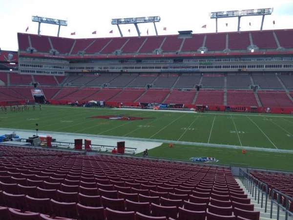 Raymond James Stadium, bloc: 137, rangée: Cc, place: 24