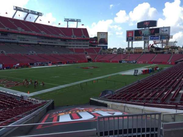 Raymond James Stadium, bloc: 127, rangée: Cc, place: 24