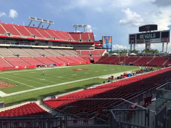 Raymond James Stadium, bloc: 203, rangée: F, place: 24