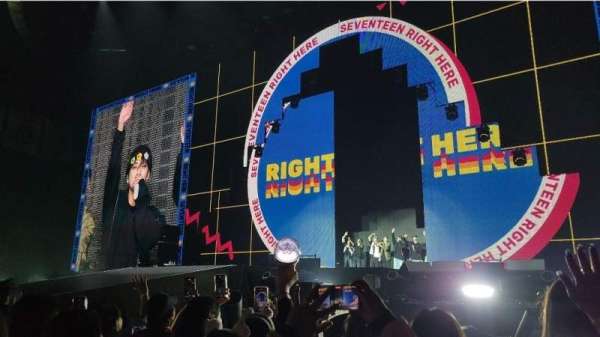 Allstate Arena, bloc: 2, rangée: 3, place: 9