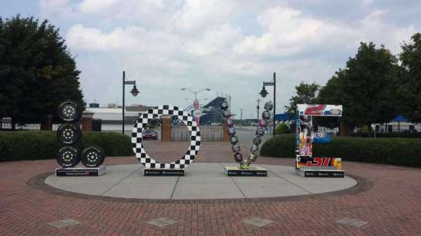 Richmond Raceway, bloc: Entrance