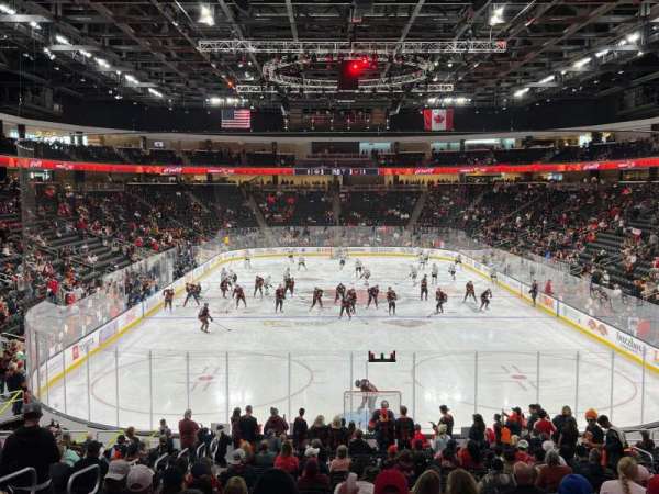 Acrisure Arena, bloc: 114, rangée: X, place: 9