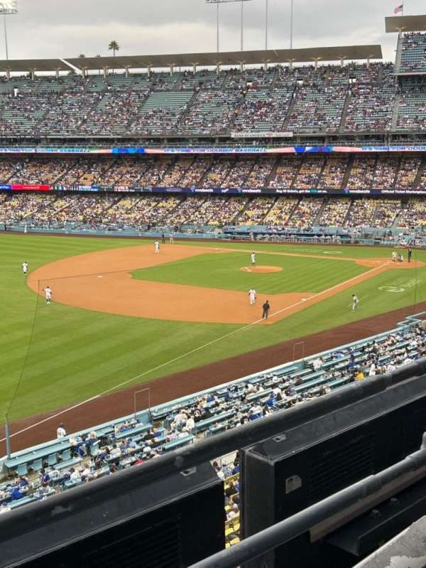 Dodger Stadium, bloc: 241 Club, rangée: B, place: 1 yeah