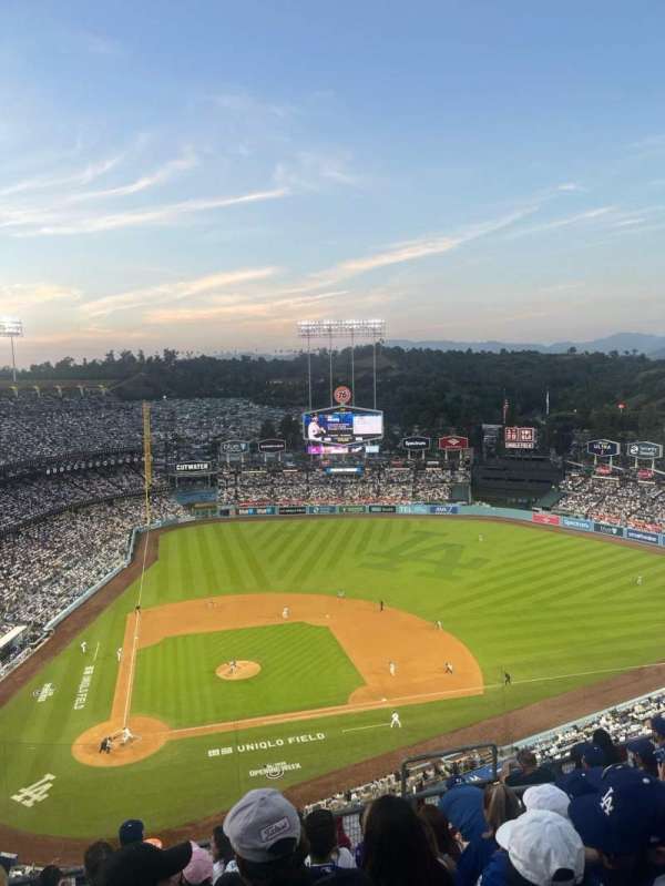 Dodger Stadium, bloc: 10TD, rangée: H, place: 17