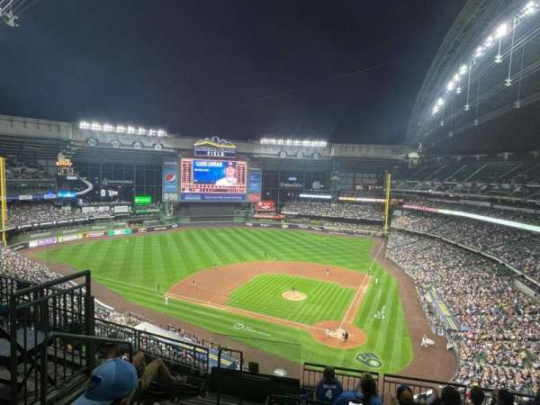 American Family Field, bloc: 425, rangée: 10, place: 13