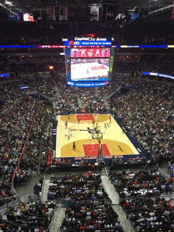 Capital One Arena, bloc: 408, rangée: A, place: 8