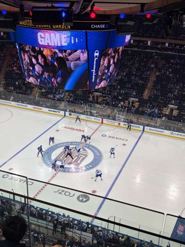 Madison Square Garden, bloc: 314, rangée: BS3, place: 16