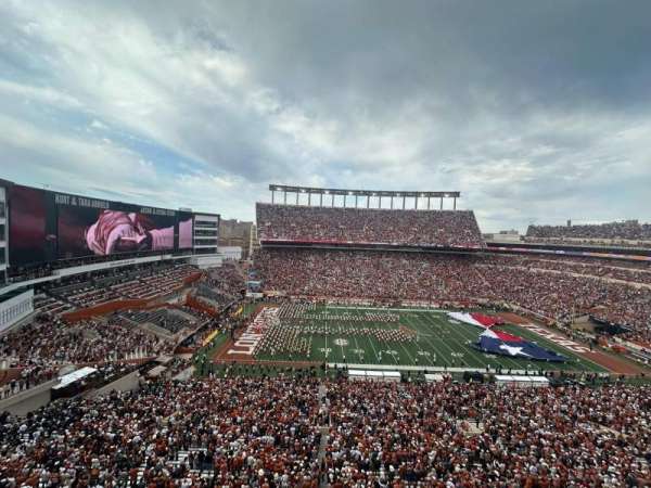 Texas Memorial Stadium, bloc: 130, rangée: 2, place: 10