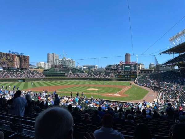Wrigley Field, bloc: 215, rangée: 4, place: 3