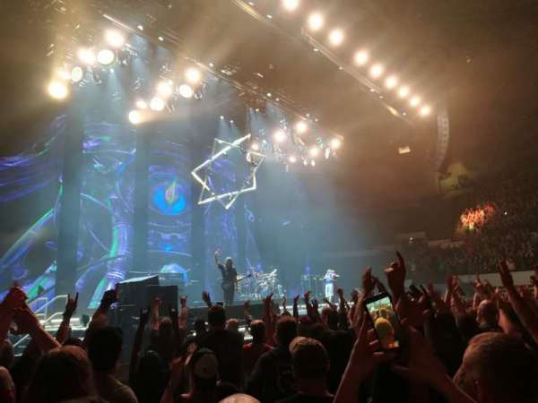 Hampton Coliseum, bloc: Floor A, rangée: 6, place: 17