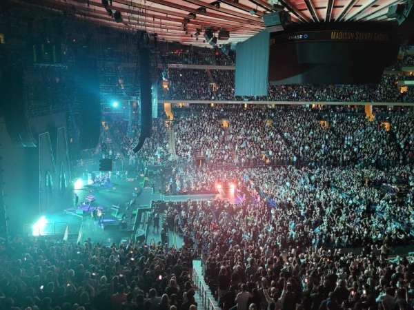 Madison Square Garden, bloc: 223, rangée: 1, place: 10