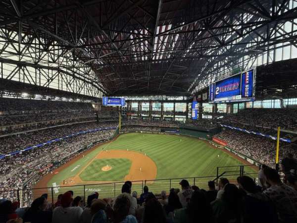 Globe Life Field, bloc: 317, rangée: 6, place: 17