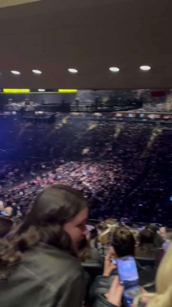 Madison Square Garden, bloc: 227, rangée: 14, place: 11