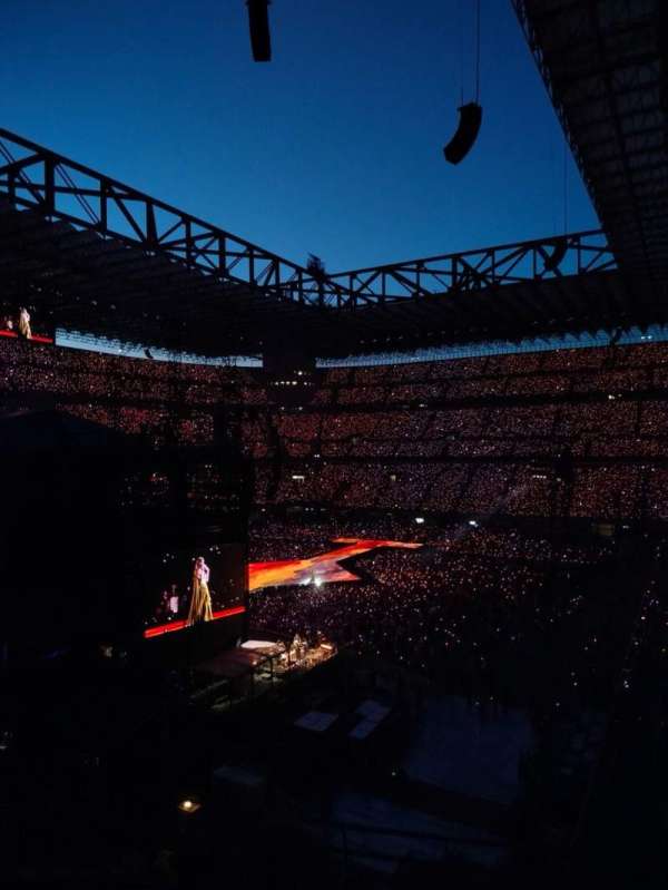San Siro, bloc: 203, rangée: 8, place: 22