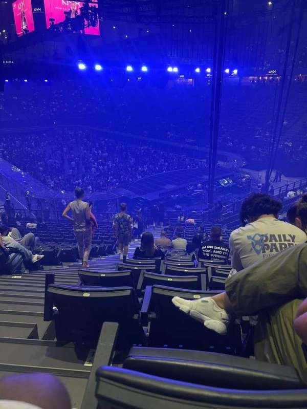 Accor Arena, bloc: Gradin T, rangée: 2, place: 11