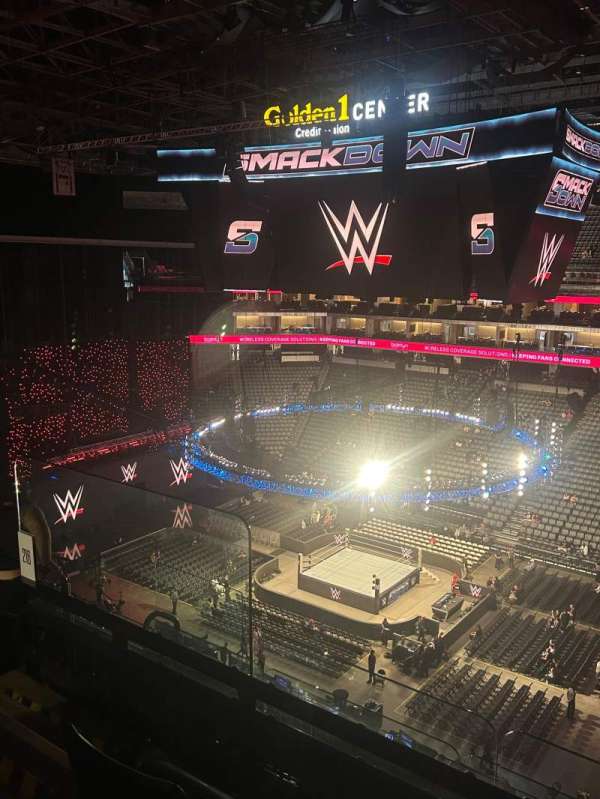 Golden 1 Center, bloc: 216, rangée: E, place: 11