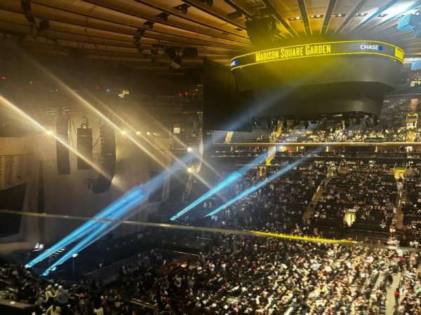 Madison Square Garden, bloc: 225, rangée: 1, place: 7