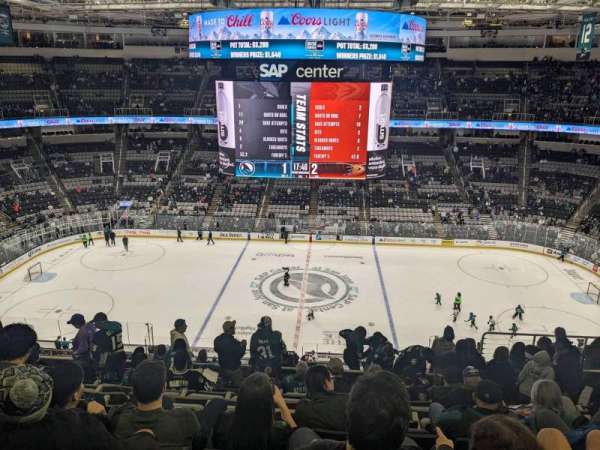 SAP Center, bloc: 201, rangée: 12, place: 7