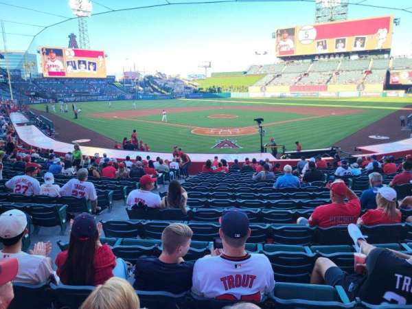 Angel Stadium, bloc: 120, rangée: V, place: 7
