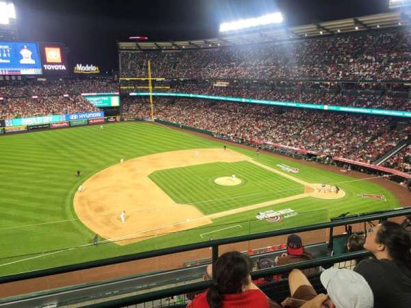 Angel Stadium, bloc: 411, rangée: E, place: 5