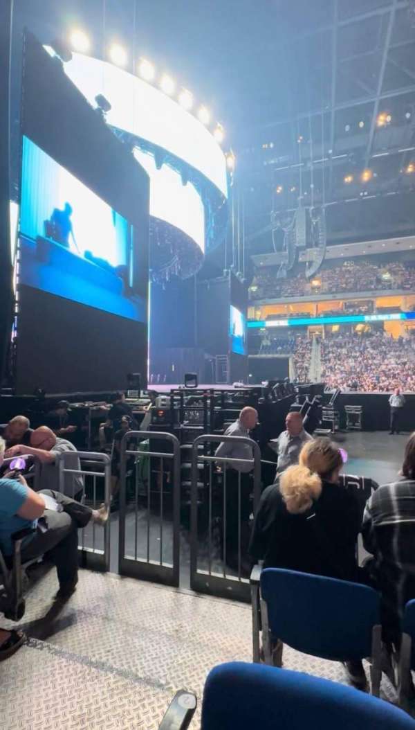 Uber Arena, bloc: 216, rangée: 3, place: 1