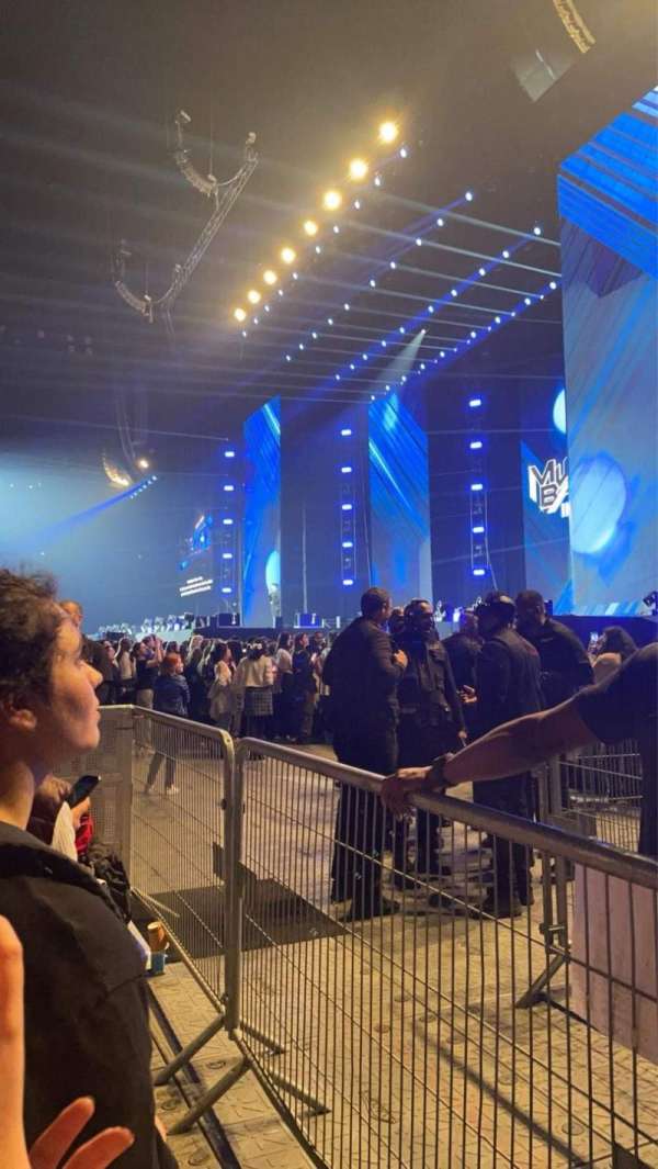 Paris La Défense Arena, bloc: Fosse, rangée: 1