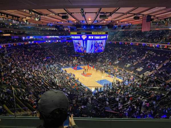 Madison Square Garden, bloc: 414, rangée: 2, place: 5
