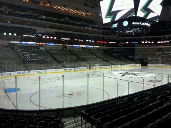 American Airlines Center, bloc: 122, rangée: L, place: 2