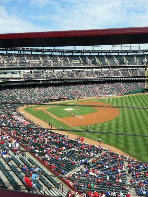 Globe Life Park in Arlington, bloc: 341, rangée: 1, place: 4