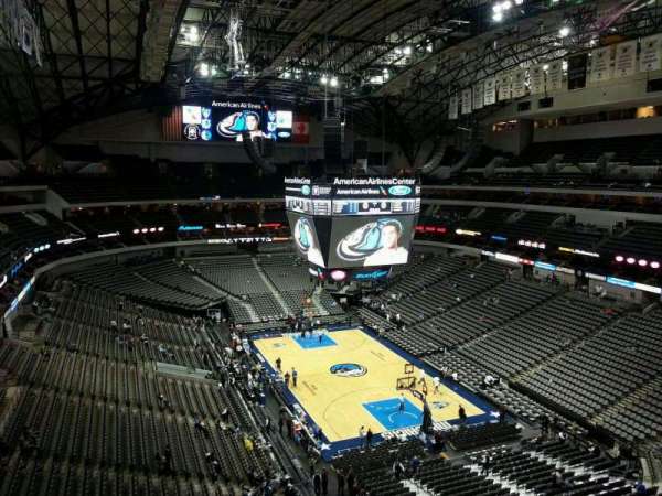 American Airlines Center, bloc: 320, rangée: D, place: 17