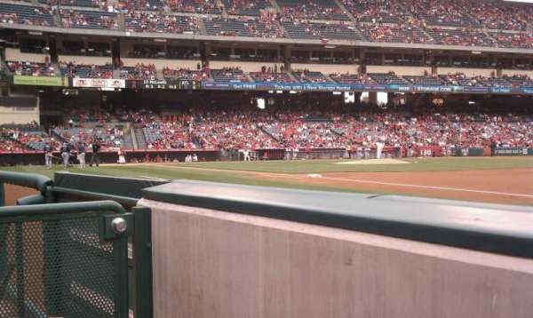 Angel Stadium, bloc: 127, rangée: aa, place: 4