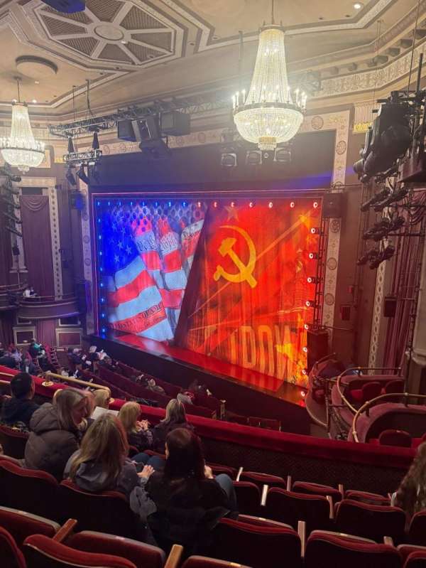 Imperial Theatre, bloc: Front Mezzanine R, rangée: F, place: 407