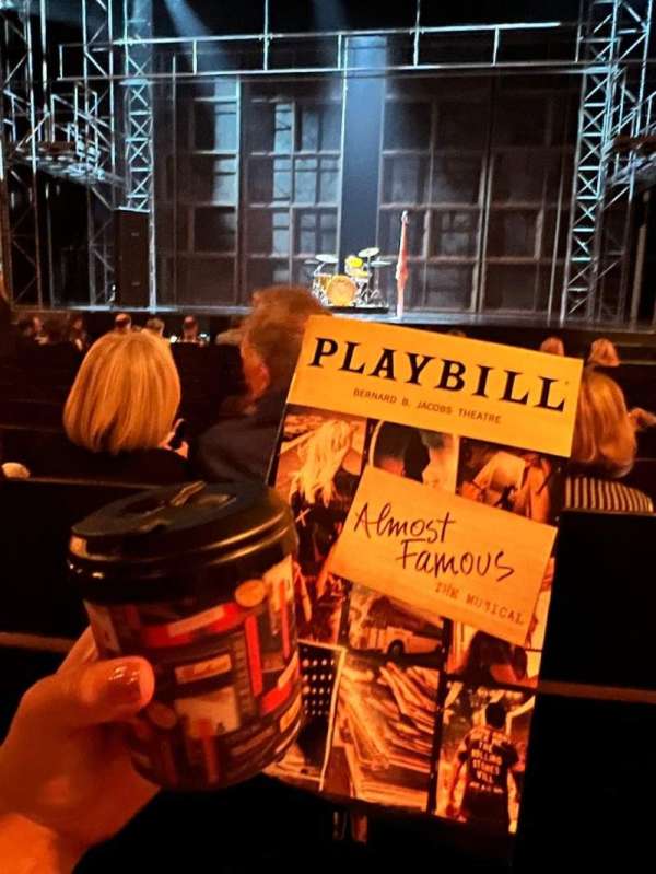 Bernard B. Jacobs Theatre, bloc: Orchestra C, rangée: J, place: 106