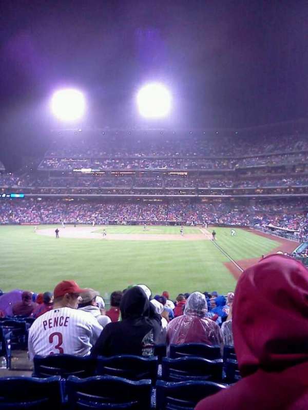 Citizens Bank Park, bloc: 141, rangée: 16, place: 19