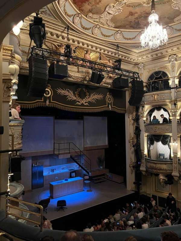 Wyndham's Theatre, bloc: Royal Circle, rangée: D, place: 30